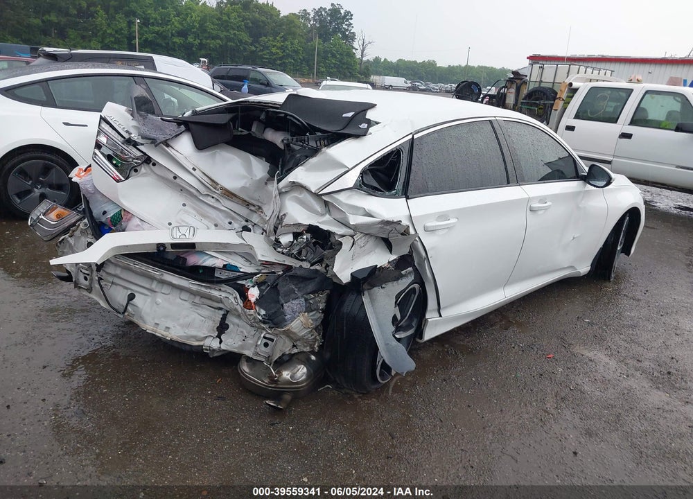 2018 HONDA ACCORD VIN: 1HGCV1F33JA208053
