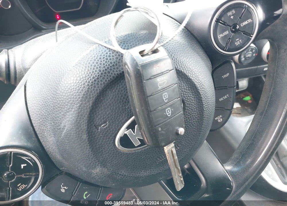 2014 KIA SOUL VIN: KNDJN2A29E7702558