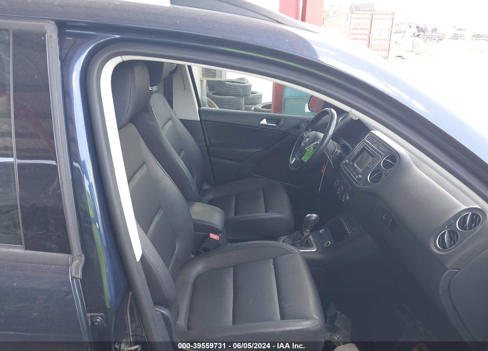 2016 VOLKSWAGEN TIGUAN S VIN: WVGAV7AX9GW582659