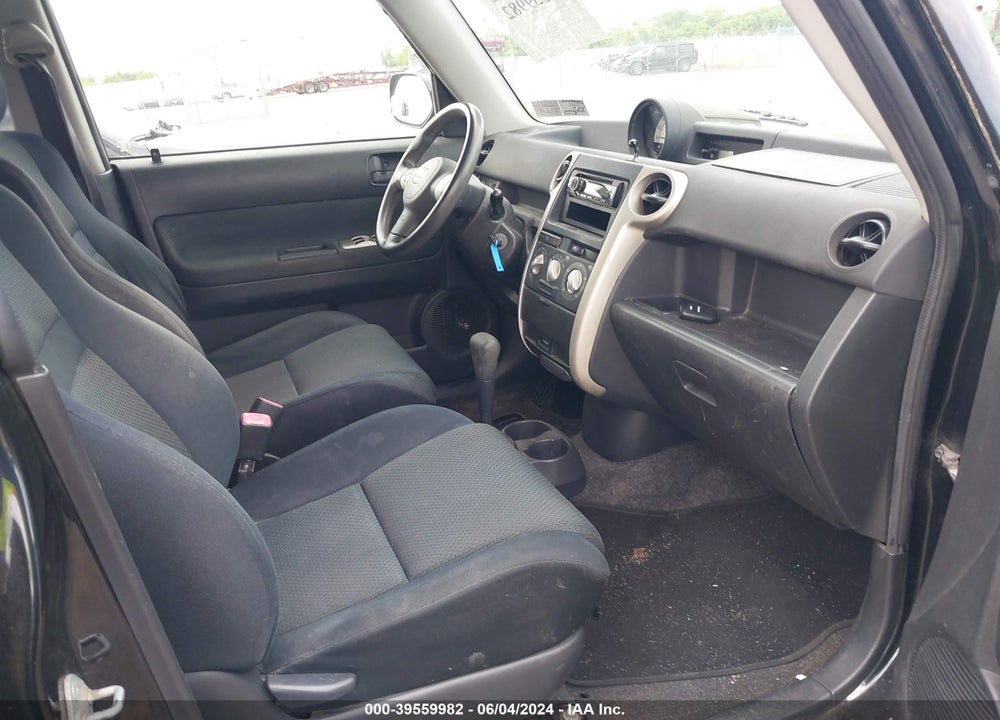 2006 SCION XB VIN: JTLKT324664102037