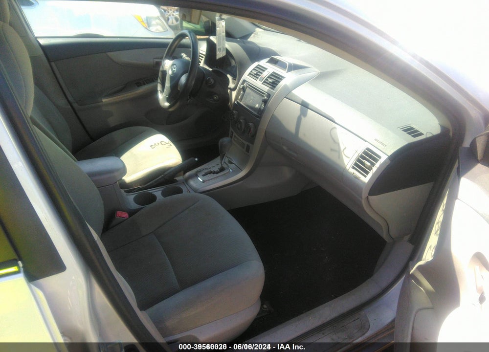 2013 TOYOTA COROLLA LE VIN: 2T1BU4EE8DC070494