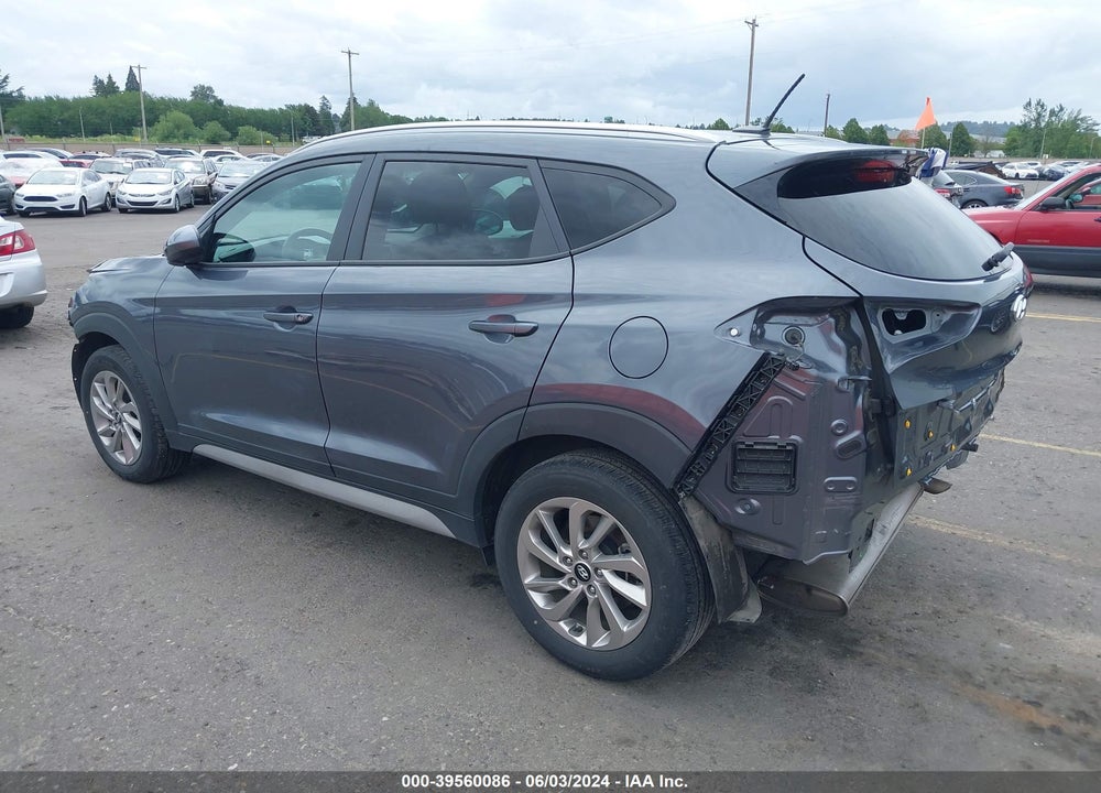2017 HYUNDAI TUCSON SE VIN: KM8J3CA45HU445560