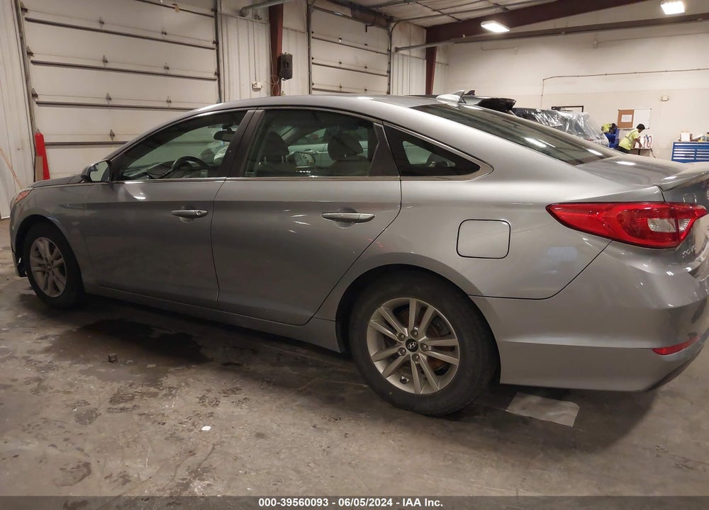 2016 HYUNDAI SONATA SE VIN: 5NPE24AF1GH326977