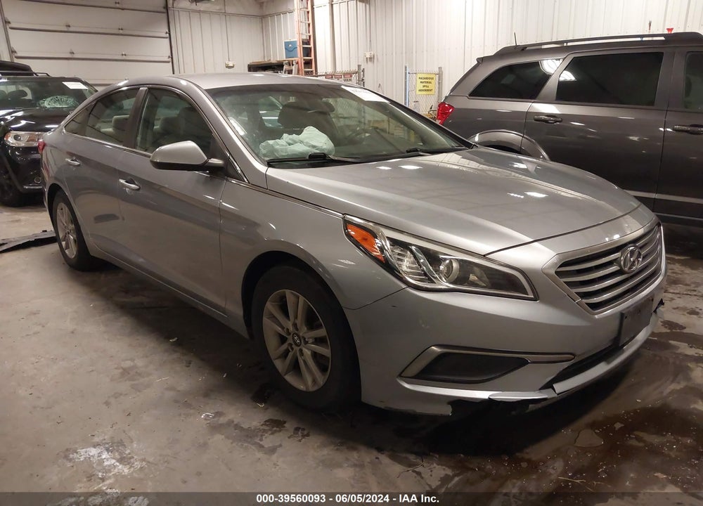 2016 HYUNDAI SONATA SE VIN: 5NPE24AF1GH326977
