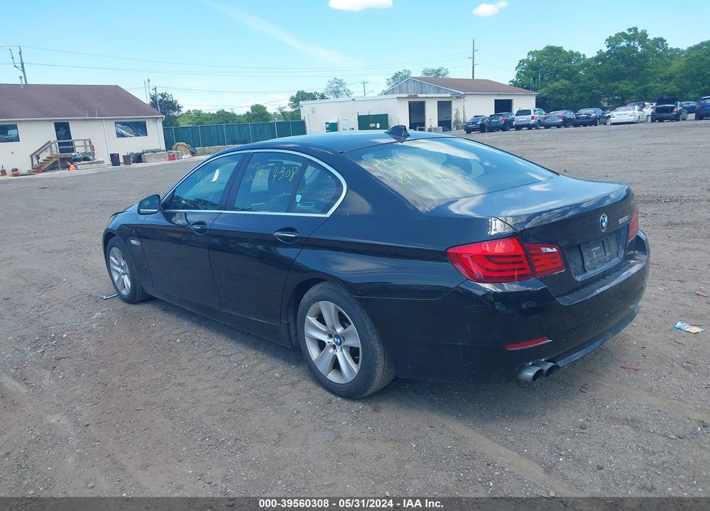 2011 BMW 528I VIN: WBAFR1C57BC673105