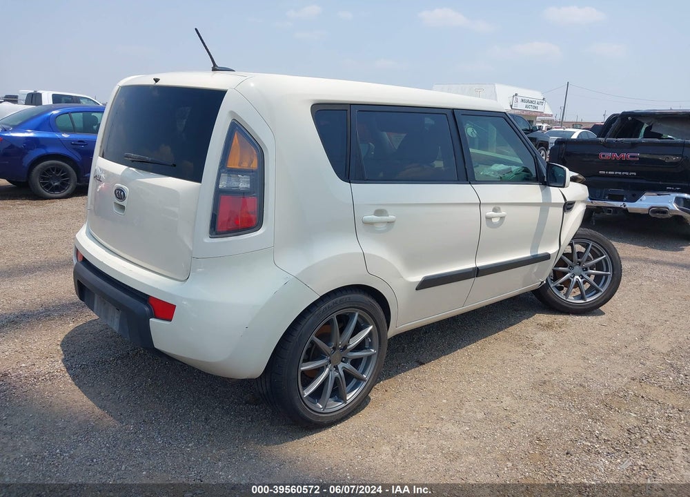 2011 KIA SOUL VIN: KNDJT2A29B7713996