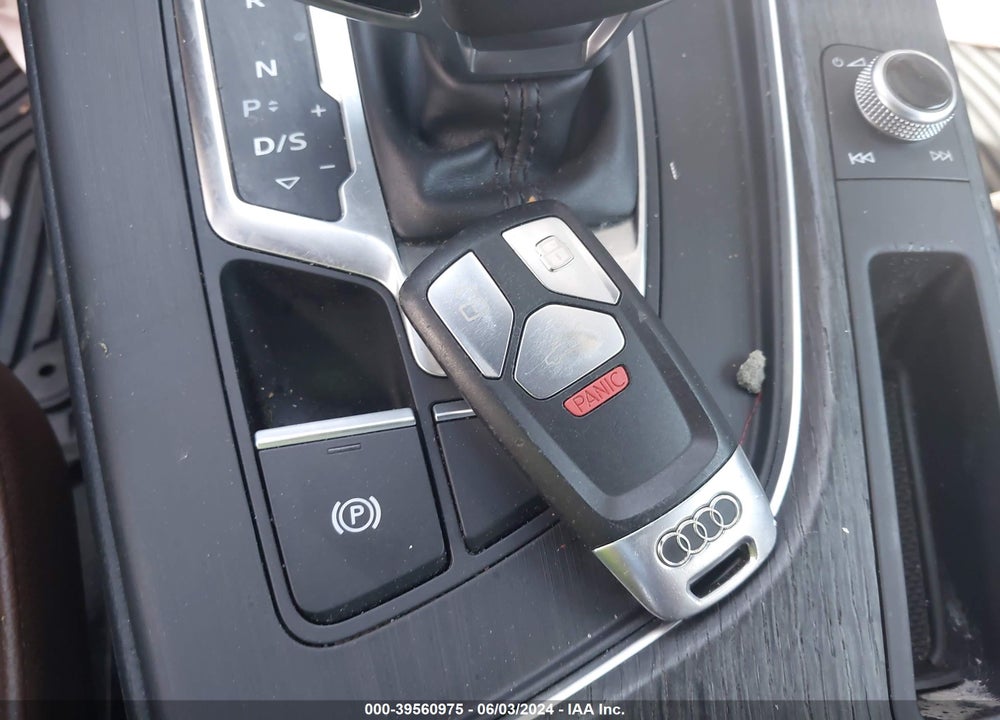 2017 AUDI A4 2.0T PREMIUM VIN: WAUENAF4XHN046809