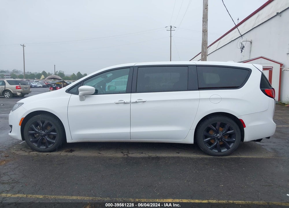 2018 CHRYSLER PACIFICA TOURING PLUS VIN: 2C4RC1FG3JR234679