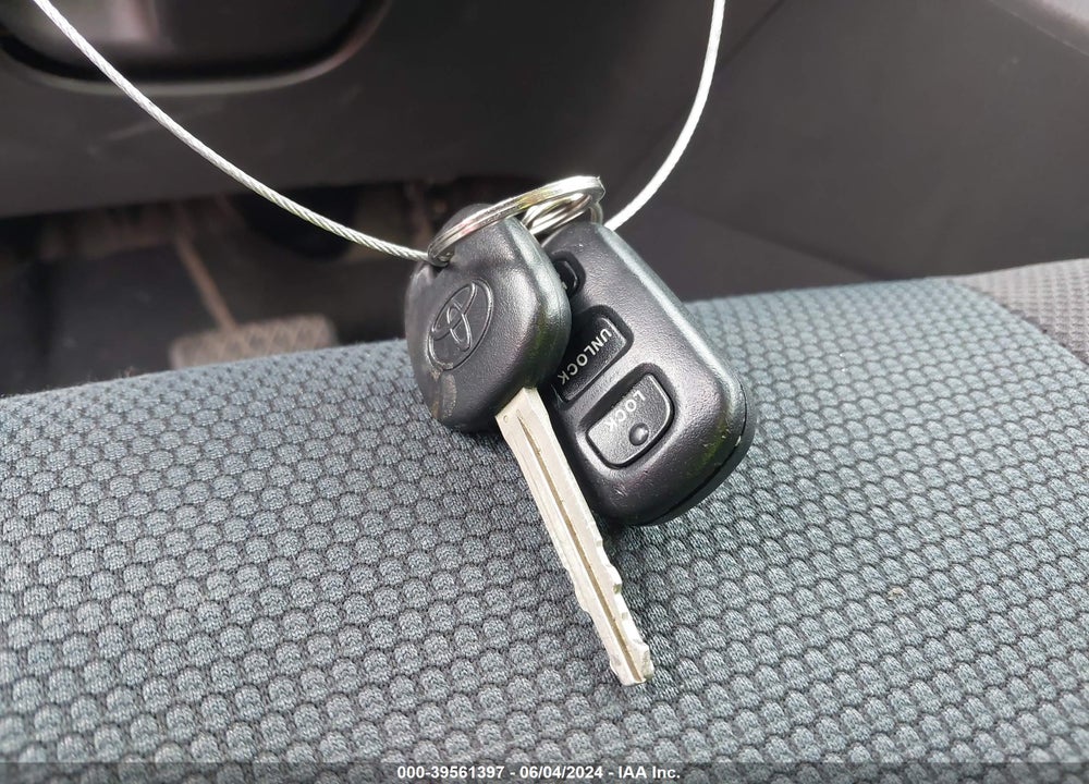2006 TOYOTA MATRIX/XR VIN: 2T1KR32EX6C622676