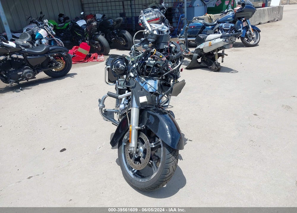 2013 HARLEY-DAVIDSON FLHX STREET GLIDE VIN: 1HD1KBM11DB669125