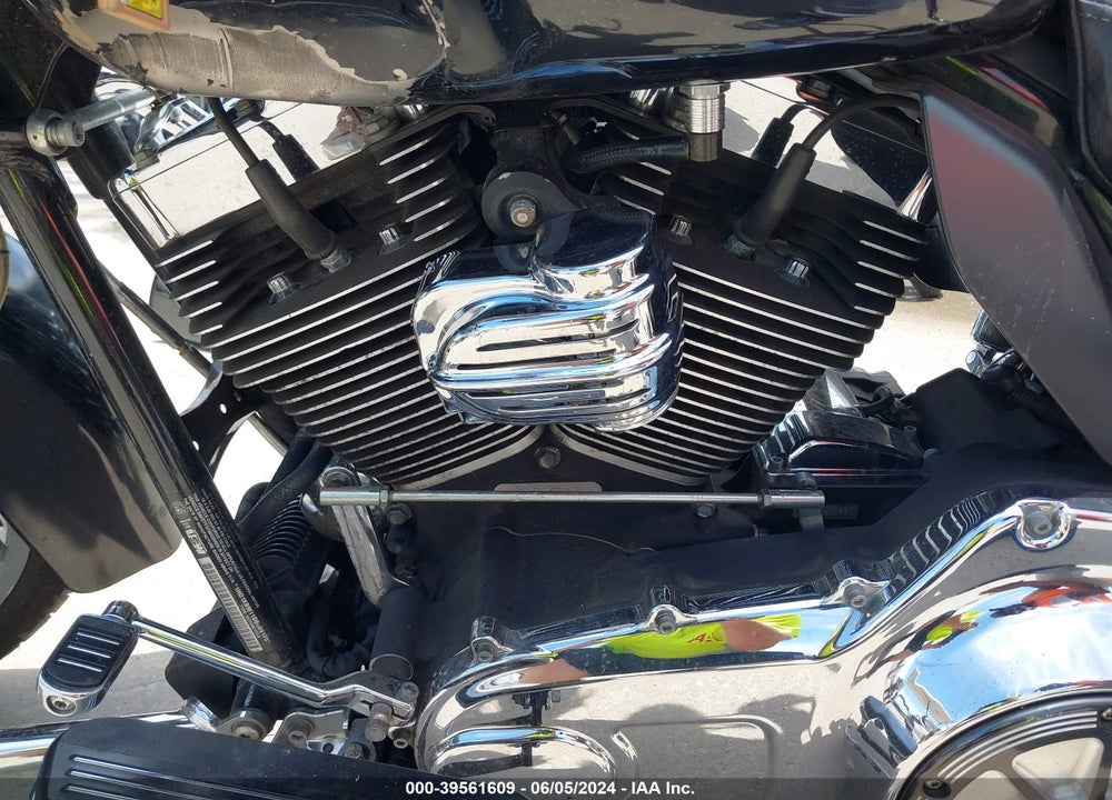 2013 HARLEY-DAVIDSON FLHX STREET GLIDE VIN: 1HD1KBM11DB669125