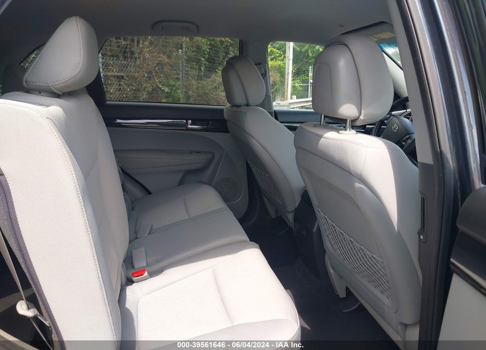 2012 KIA SORENTO LX VIN: 5XYKT3A67CG290238