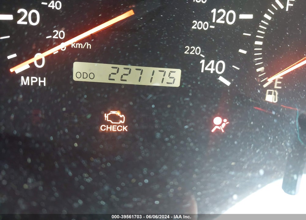 1998 LEXUS ES 300 VIN: JT8BF28G5W5035745