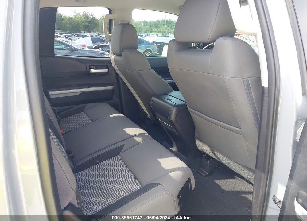 2018 TOYOTA TUNDRA SR5 5.7L V8 VIN: 5TFRY5F12JX237210
