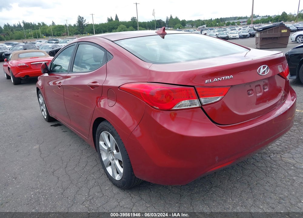 2013 HYUNDAI ELANTRA VIN: 5NPDH4AE0DH343203