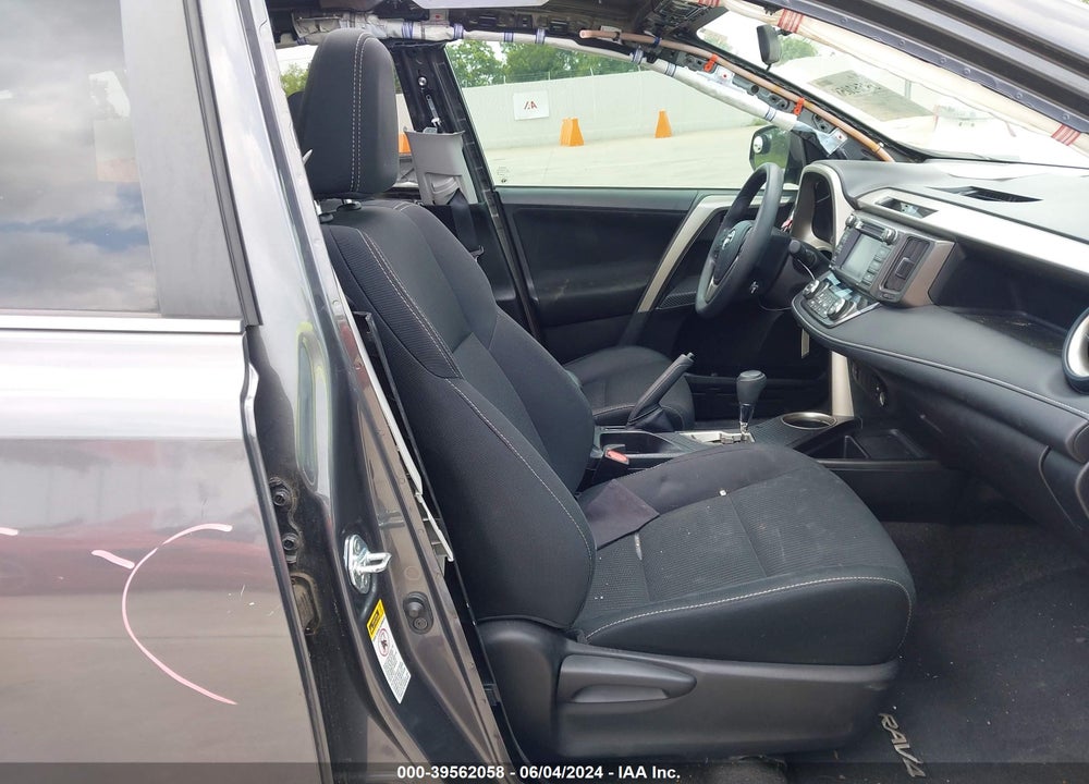 2015 TOYOTA RAV4 XLE VIN: 2T3WFREV8FW204535