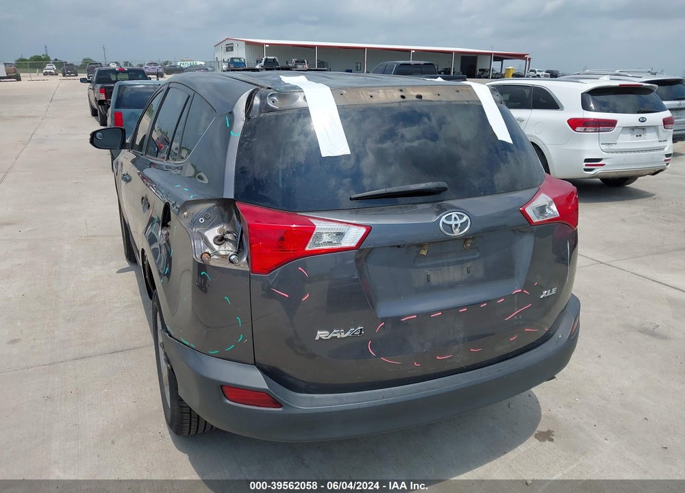 2015 TOYOTA RAV4 XLE VIN: 2T3WFREV8FW204535