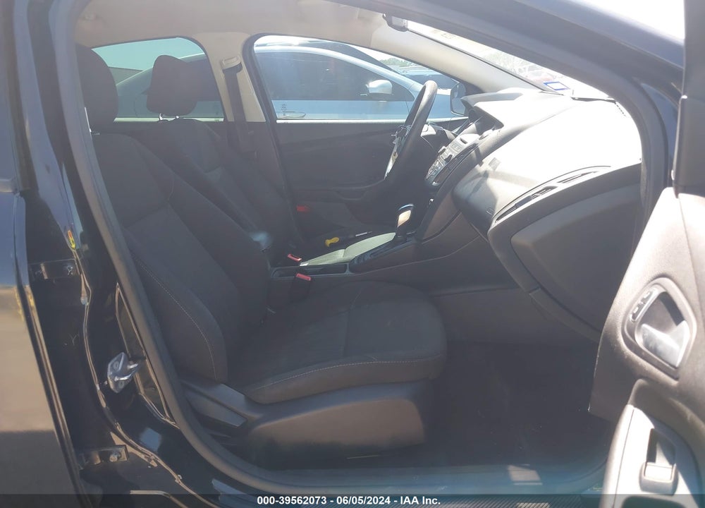 2015 FORD FOCUS SE VIN: 1FADP3F21FL384505