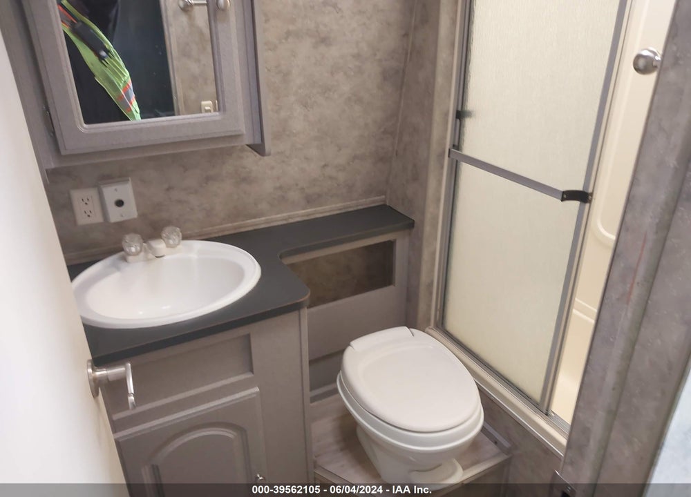 2006 COACHMEN ADRENALINE VIN: 1TC2B125X63100507