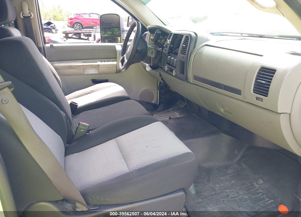 2009 CHEVROLET SILVERADO 2500HD WORK TRUCK VIN: 1GCHC43609F104905