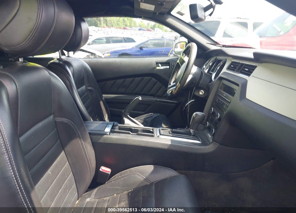 2014 FORD MUSTANG V6 PREMIUM VIN: 1ZVBP8EM2E5205597