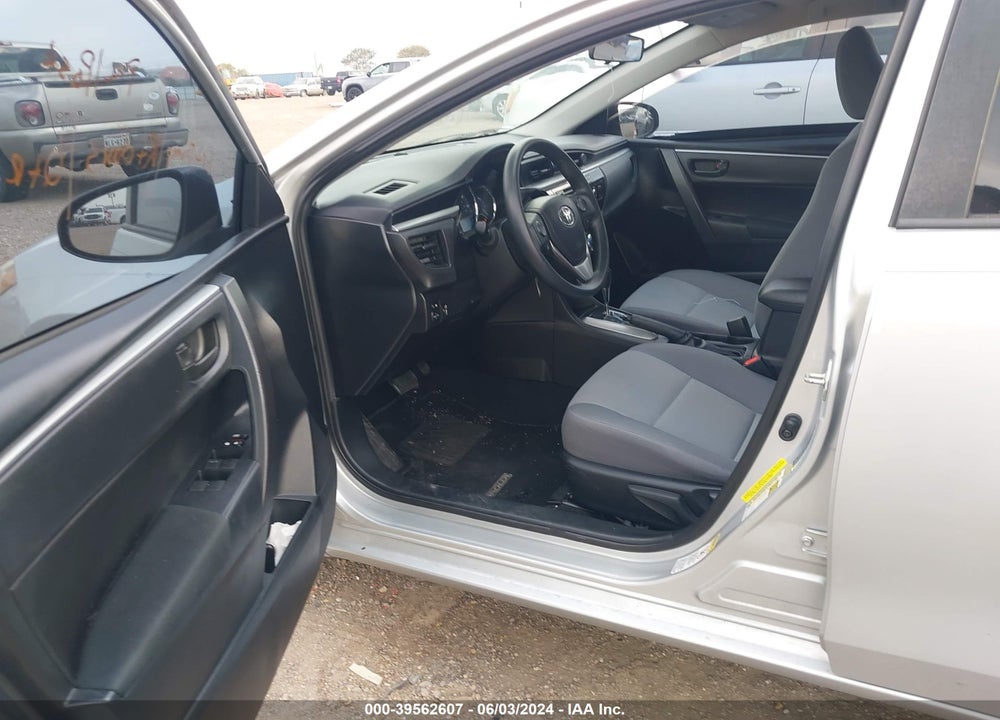 2015 TOYOTA COROLLA L VIN: 5YFBURHEXFP224425