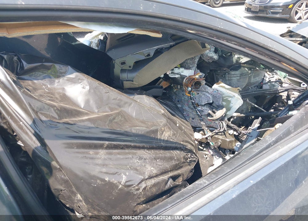 2018 TOYOTA COROLLA L VIN: 5YFBURHE5JP780408