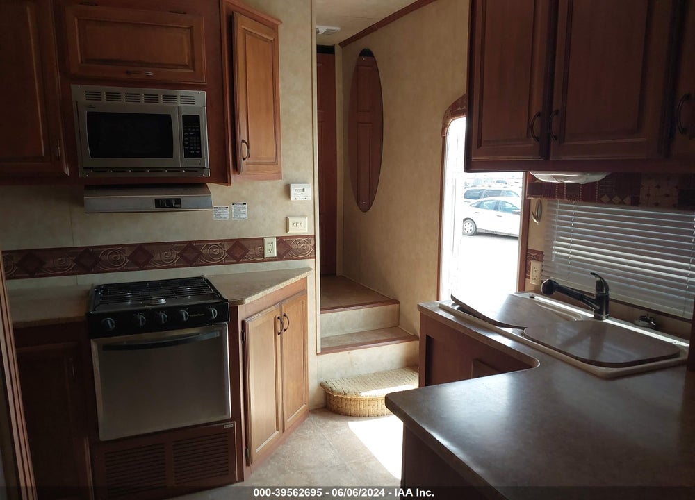 2009 KZ DURANGO 5TH WHEEL 36' VIN: 4EZFD332196103790