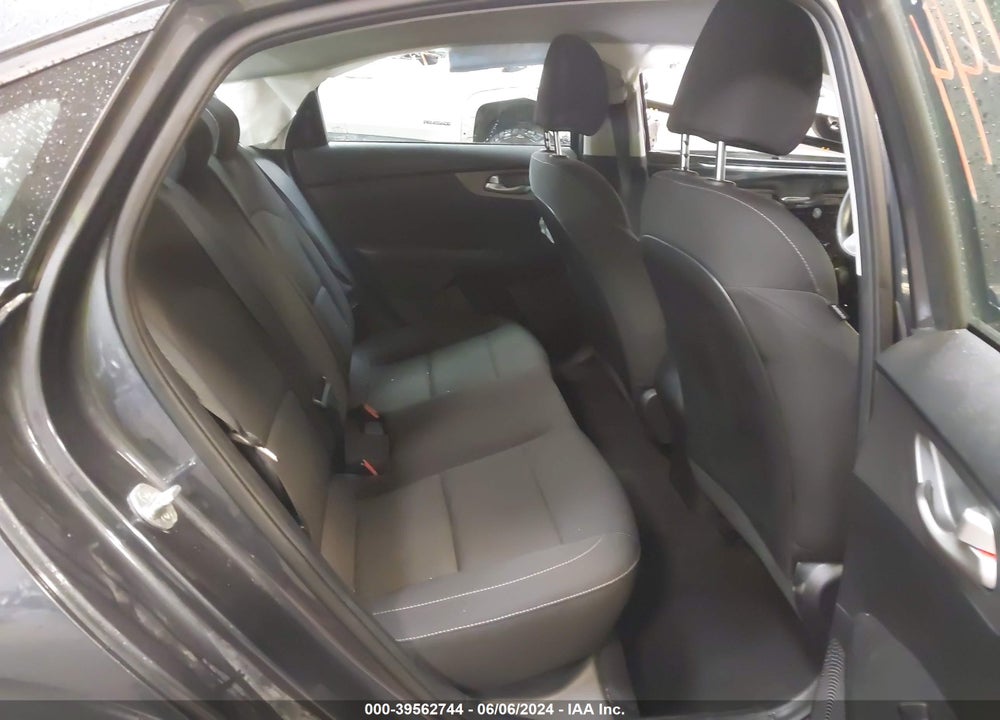2019 KIA FORTE LXS VIN: 3KPF24AD1KE061042