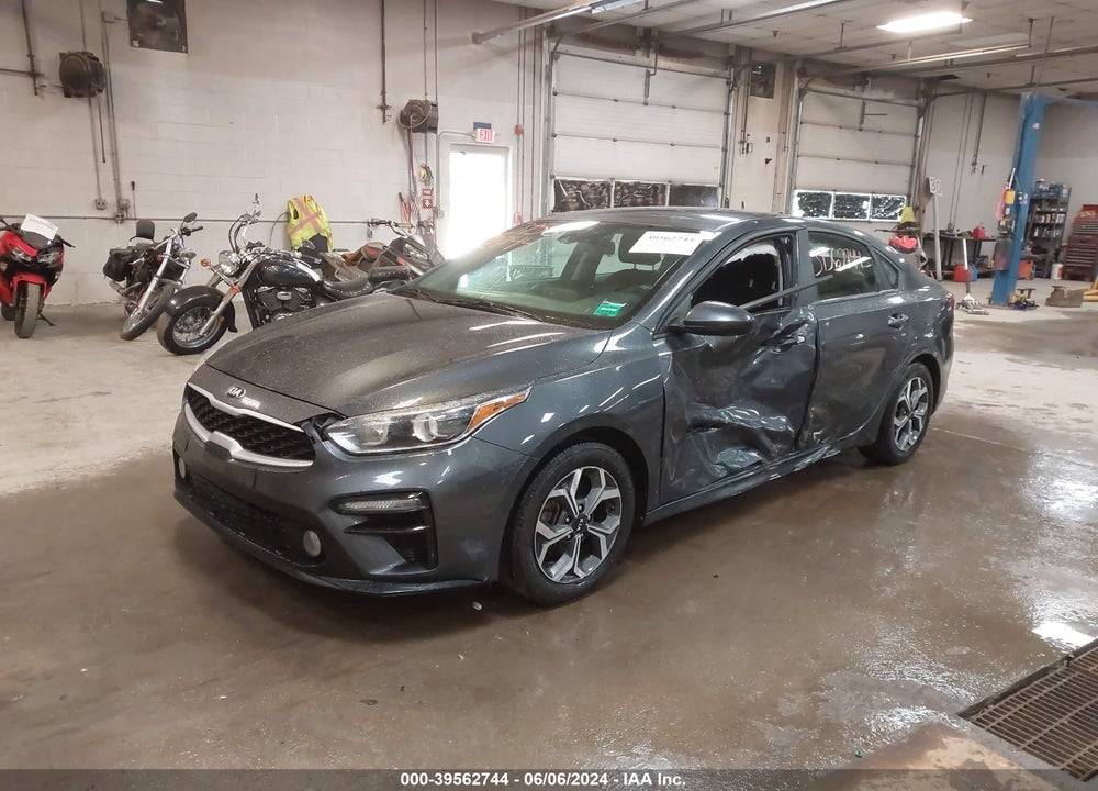 2019 KIA FORTE LXS VIN: 3KPF24AD1KE061042
