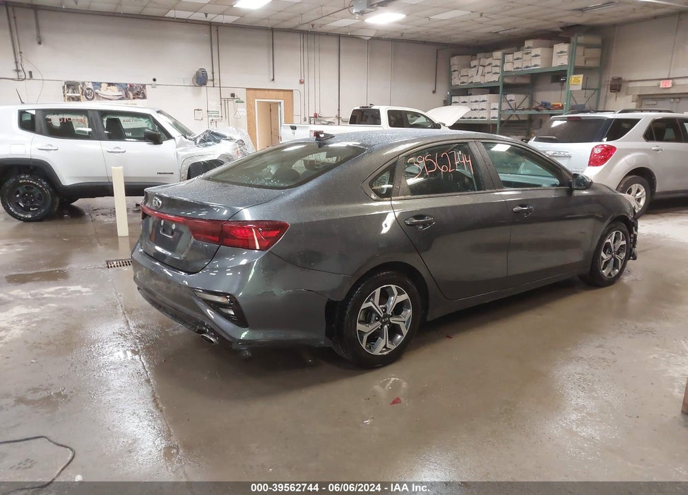 2019 KIA FORTE LXS VIN: 3KPF24AD1KE061042