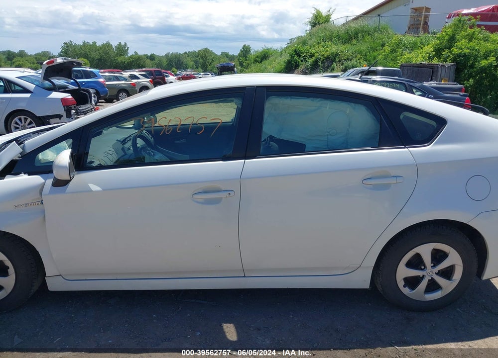 2015 TOYOTA PRIUS FOUR VIN: JTDKN3DU4F1975970