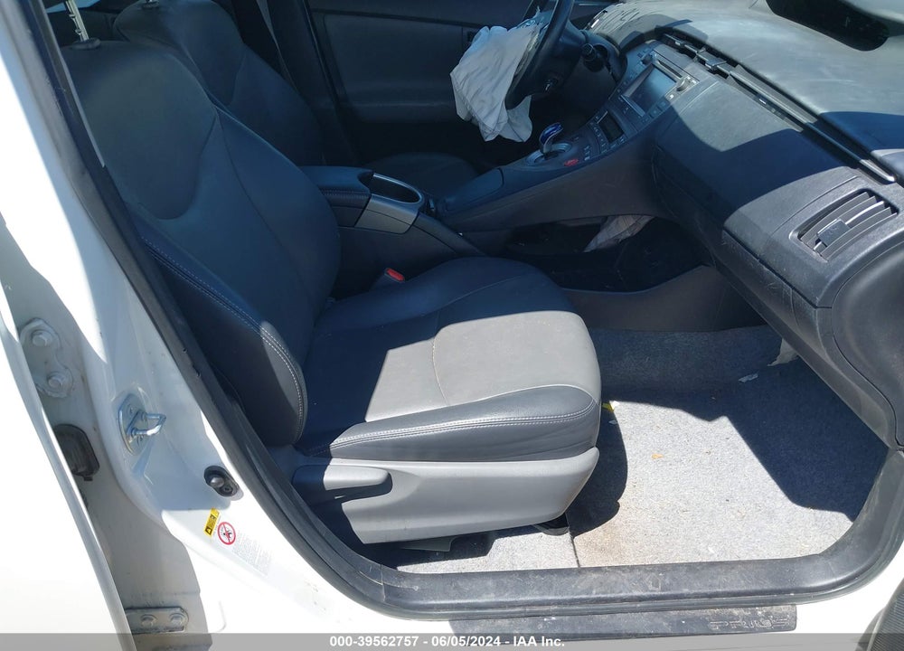 2015 TOYOTA PRIUS FOUR VIN: JTDKN3DU4F1975970