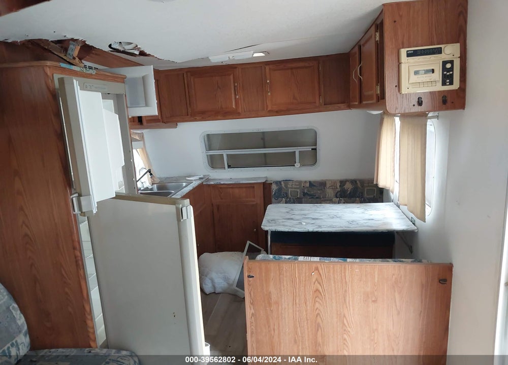 2000 TERRY TRAVEL TRAILER VIN: 1EA1T2625Y2894970