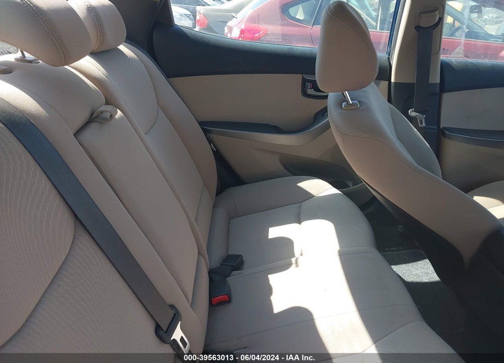 2014 HYUNDAI ELANTRA SE VIN: KMHDH4AE5EU122277