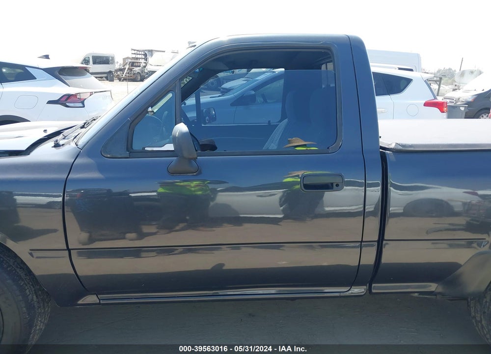 1994 TOYOTA PICKUP 1/2 TON SHORT WHLBSE DX VIN: JT4RN81P1R5199031