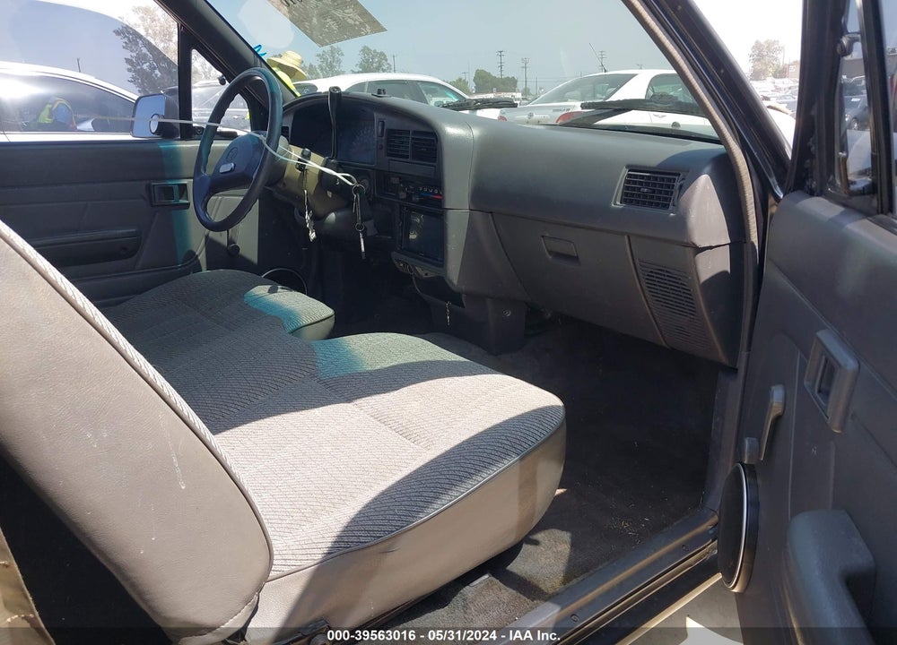 1994 TOYOTA PICKUP 1/2 TON SHORT WHLBSE DX VIN: JT4RN81P1R5199031