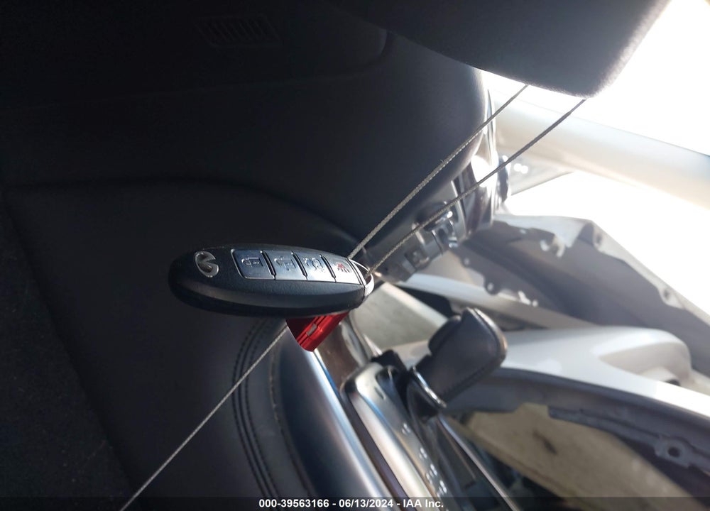 2015 INFINITI Q70 3.7 VIN: JN1BY1APXFM542097