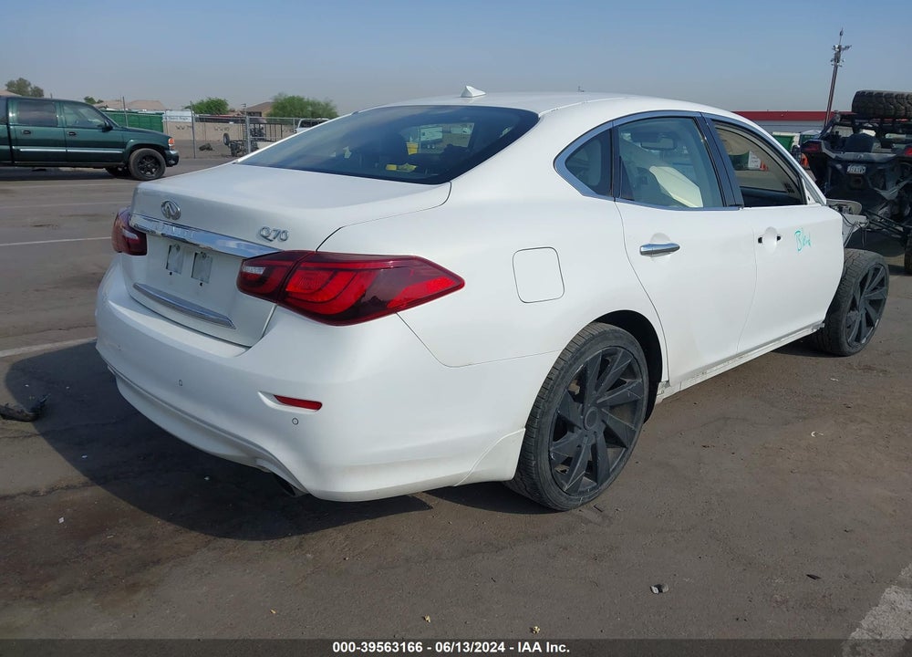 2015 INFINITI Q70 3.7 VIN: JN1BY1APXFM542097