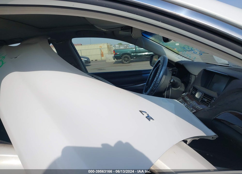 2015 INFINITI Q70 3.7 VIN: JN1BY1APXFM542097