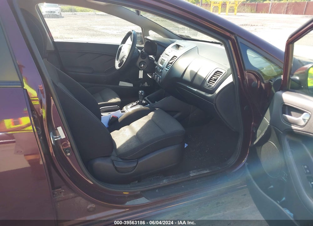 2018 KIA FORTE LX VIN: 3KPFK4A74JE239275