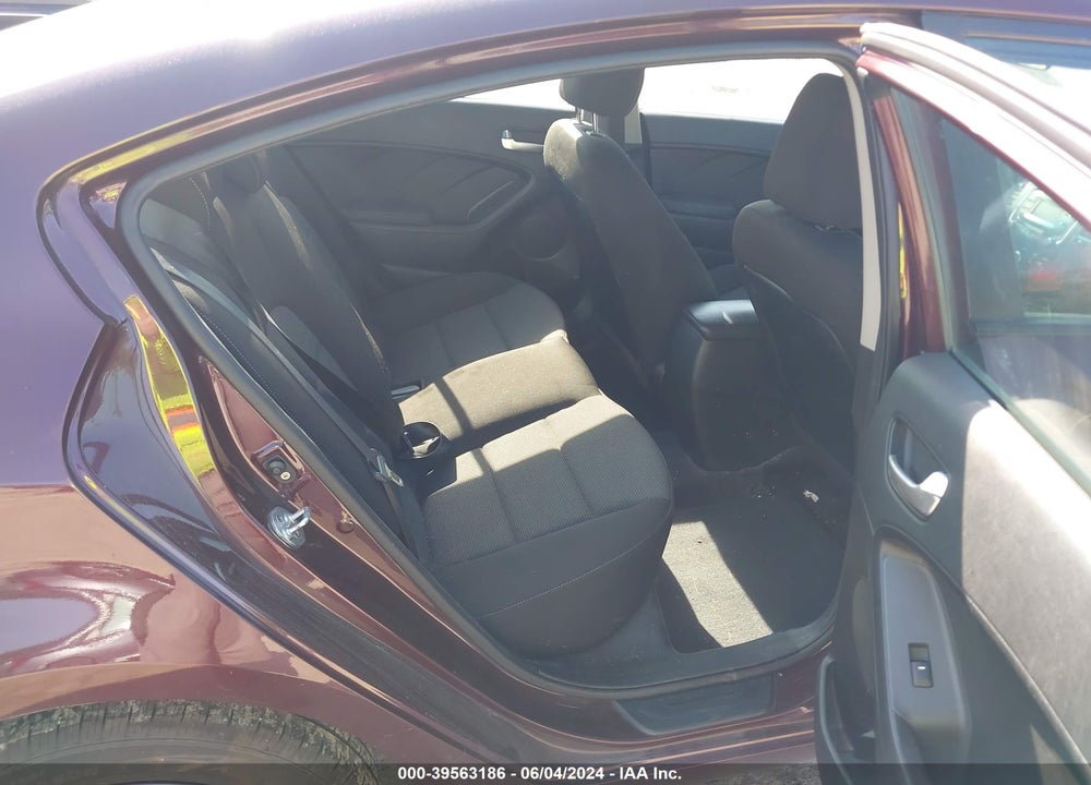 2018 KIA FORTE LX VIN: 3KPFK4A74JE239275
