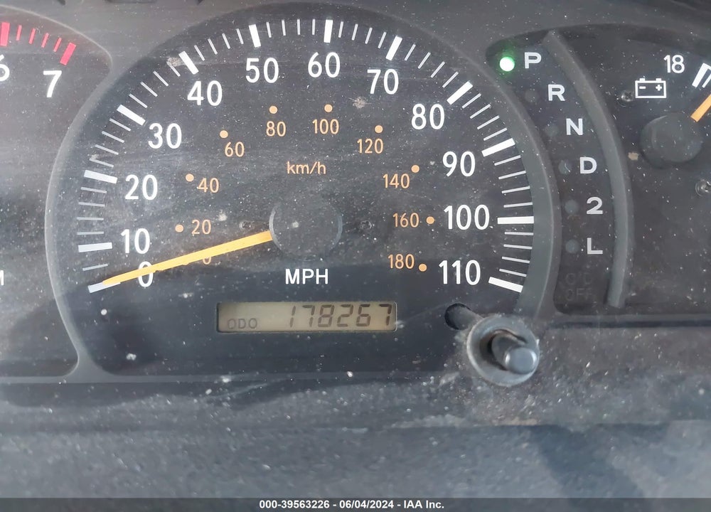 2001 TOYOTA TUNDRA SR5 V8 VIN: 5TBRT34121S187302