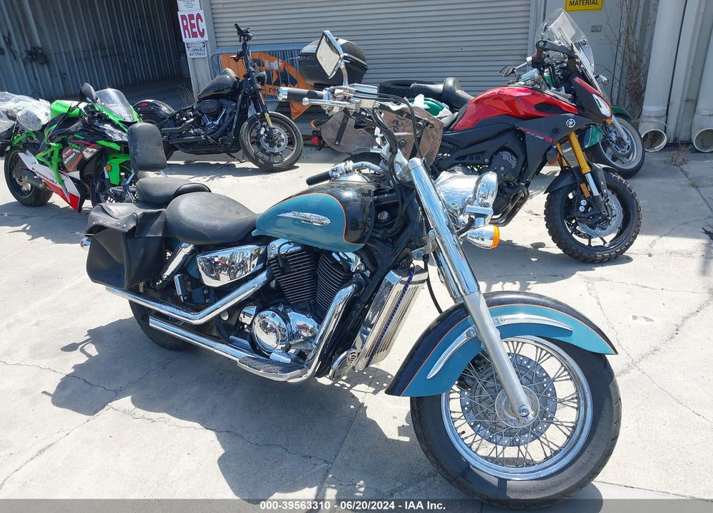 1999 HONDA VT1100 C3 VIN: 1HFSC3905XA102991