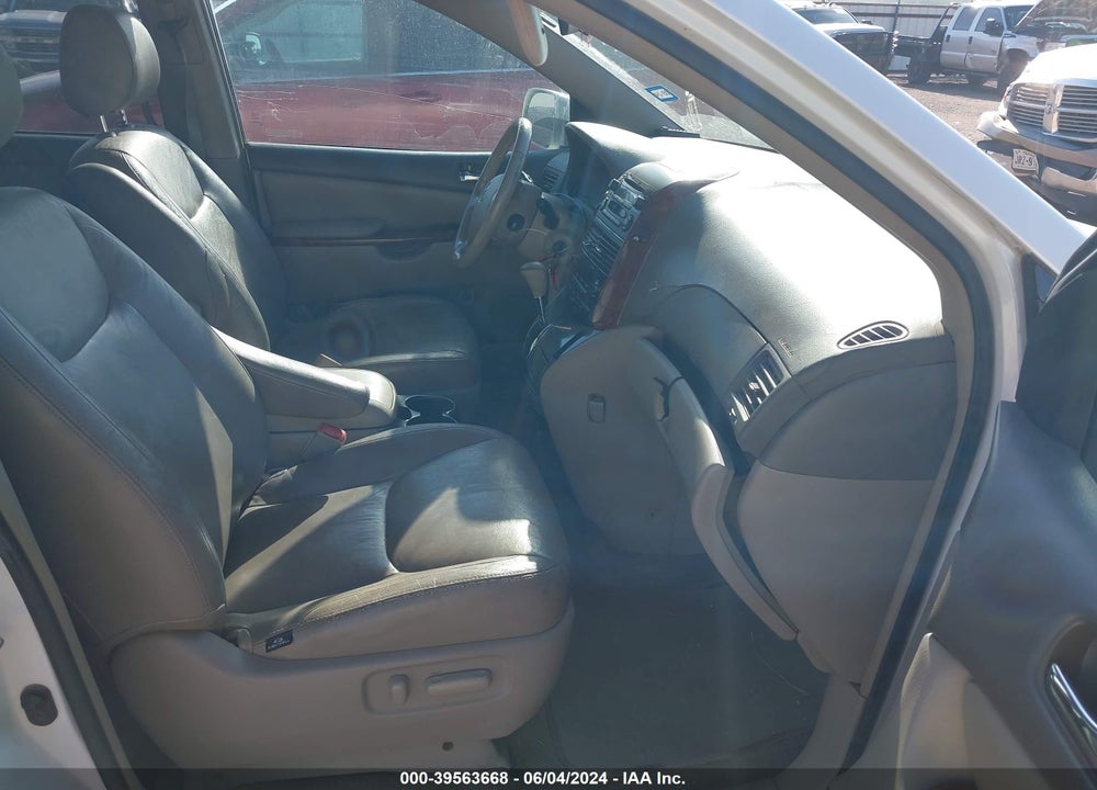 2005 TOYOTA SIENNA XLE VIN: 5TDZA22C35S225167