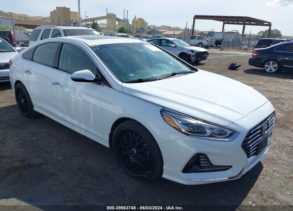 2018 HYUNDAI SONATA LIMITED VIN: 5NPE34AF0JH685774
