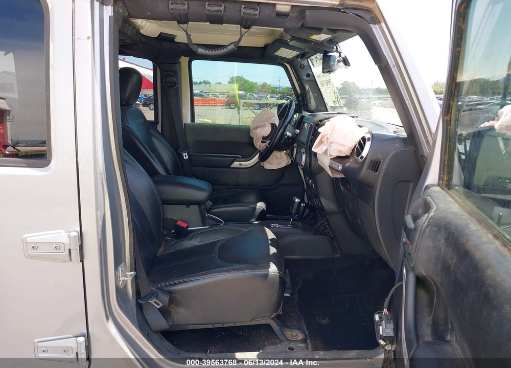 2016 JEEP WRANGLER UNLIMITED SAHARA VIN: 1C4HJWEG2GL181667