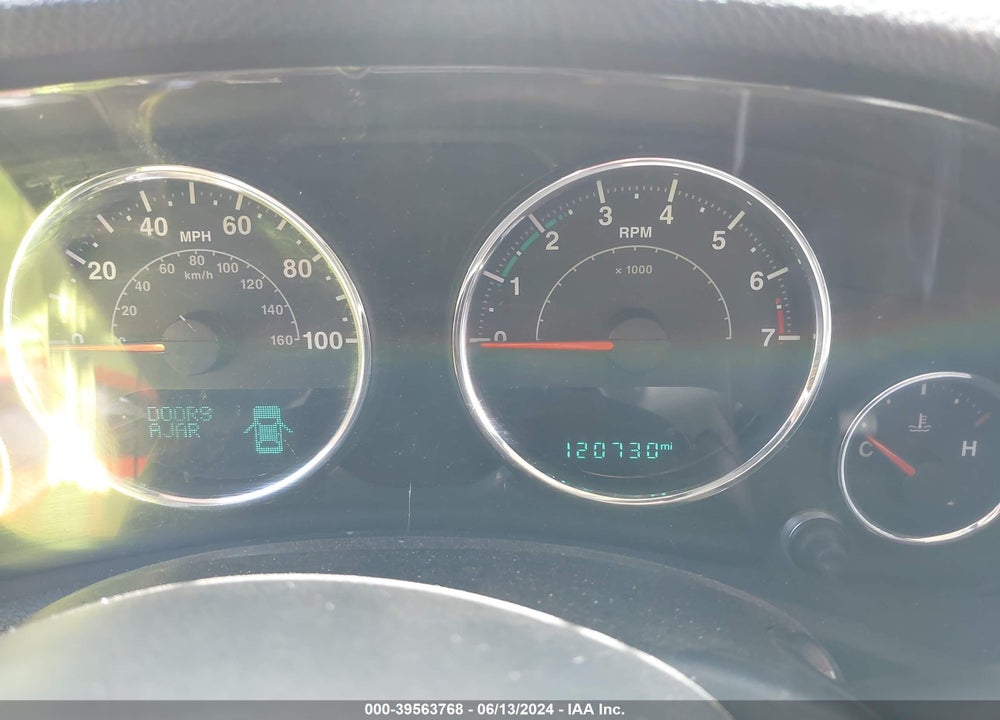 2016 JEEP WRANGLER UNLIMITED SAHARA VIN: 1C4HJWEG2GL181667
