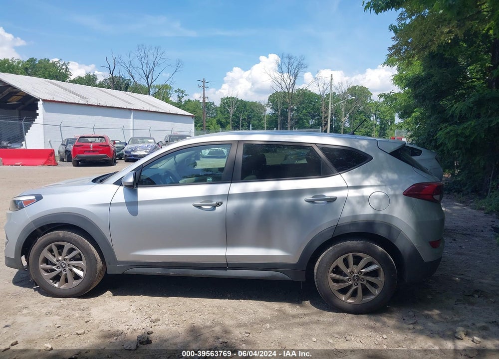 2018 HYUNDAI TUCSON SE VIN: KM8J2CA47JU662858