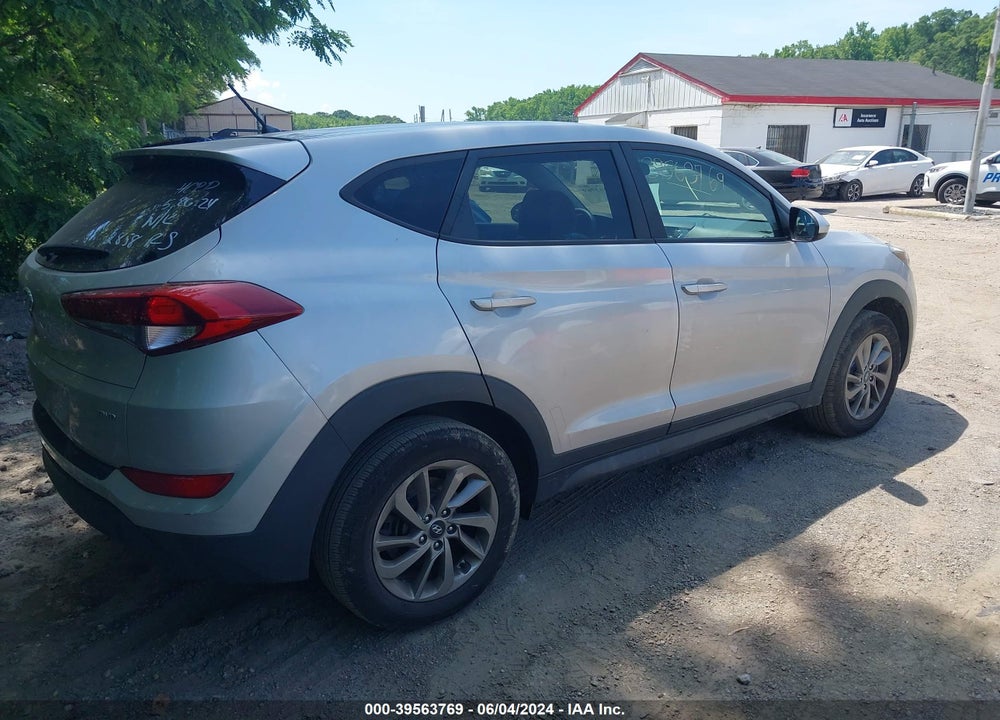 2018 HYUNDAI TUCSON SE VIN: KM8J2CA47JU662858
